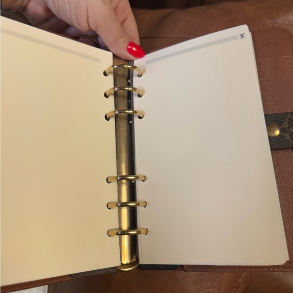 Louis Vuitton Monogram Agenda Cover - Picture 12 of 12